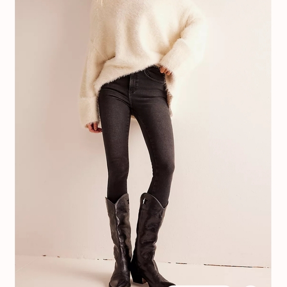 WE THE FREE Raw Hem High Rise Jeggings Black Skinny Jeans Free People Sz 24 New - Picture 12 of 16